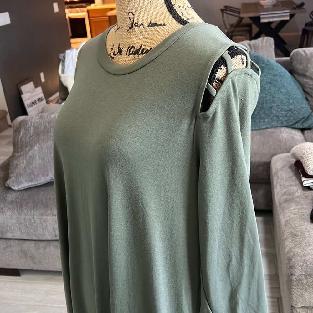 Green quarter sleeve dress